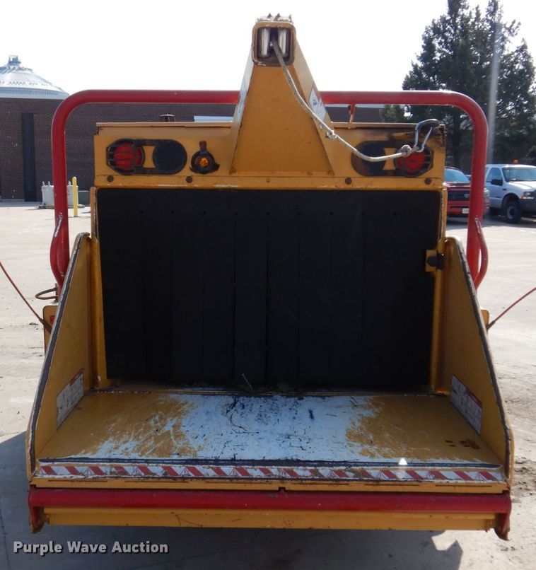 image for item DL3731 2012 Vermeer BC1500  wood chipper