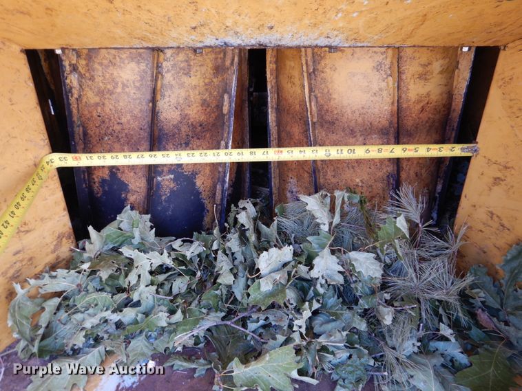 image for item DL3731 2012 Vermeer BC1500  wood chipper