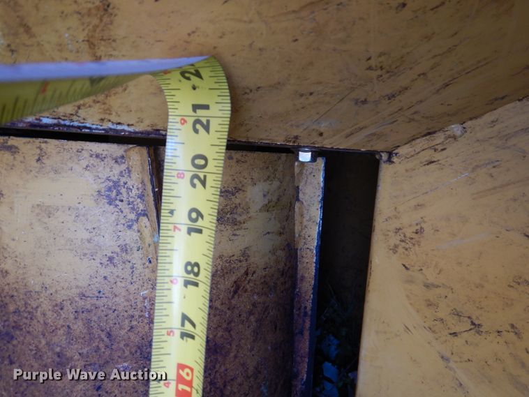 image for item DL3731 2012 Vermeer BC1500  wood chipper