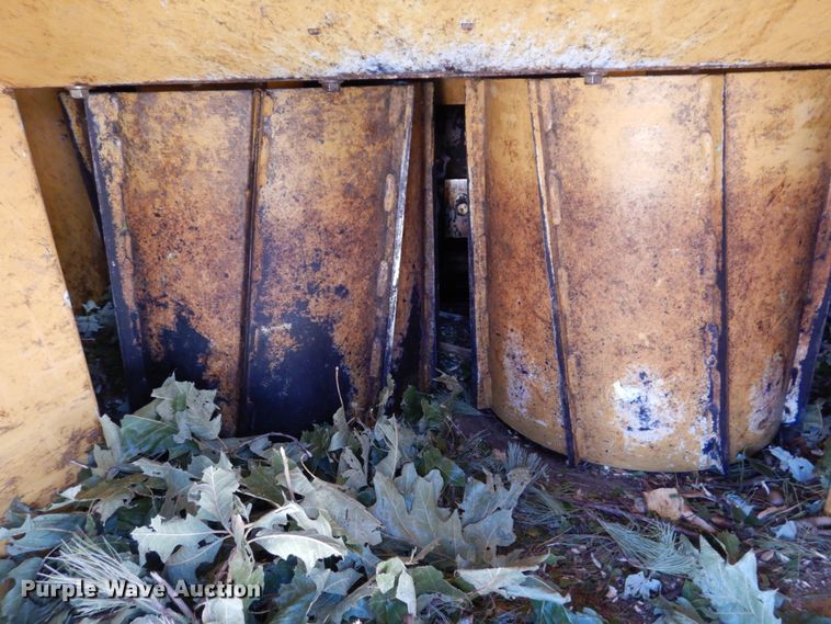 image for item DL3731 2012 Vermeer BC1500  wood chipper