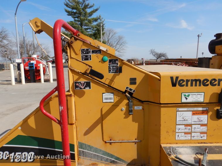 image for item DL3731 2012 Vermeer BC1500  wood chipper