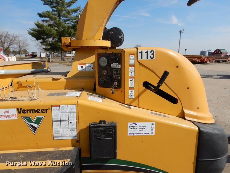 image for item DL3731 2012 Vermeer BC1500  wood chipper