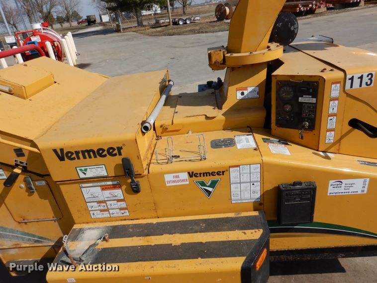 image for item DL3731 2012 Vermeer BC1500  wood chipper
