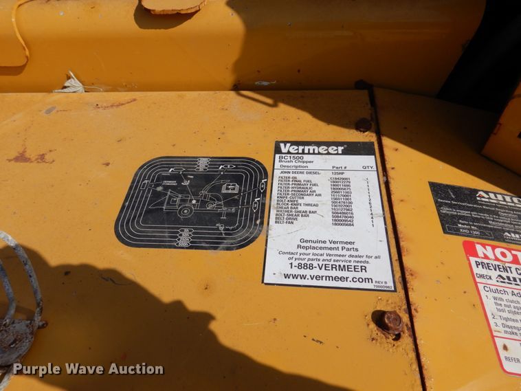 image for item DL3731 2012 Vermeer BC1500  wood chipper