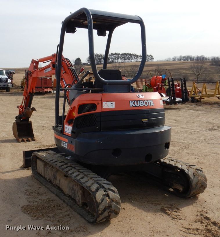 image for item DL3732 2003 Kubota U35  mini excavator