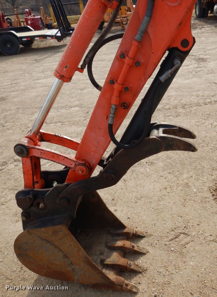image for item DL3732 2003 Kubota U35  mini excavator