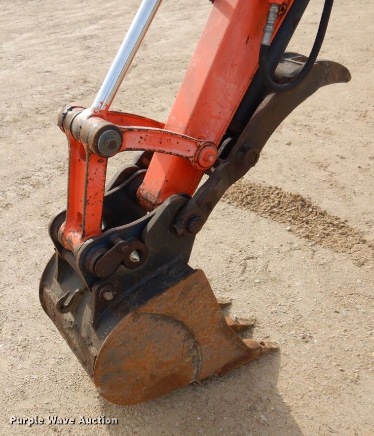 image for item DL3732 2003 Kubota U35  mini excavator