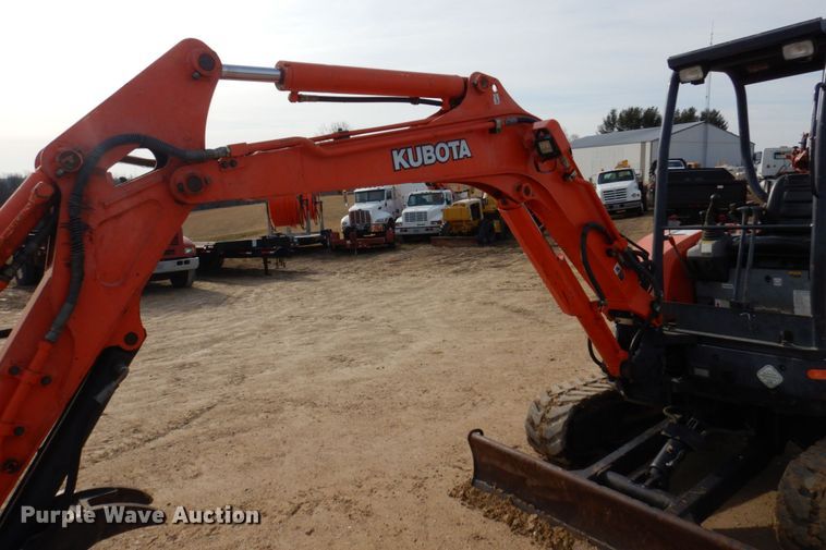 image for item DL3732 2003 Kubota U35  mini excavator