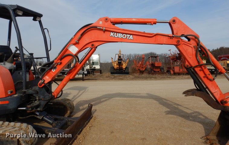 image for item DL3732 2003 Kubota U35  mini excavator