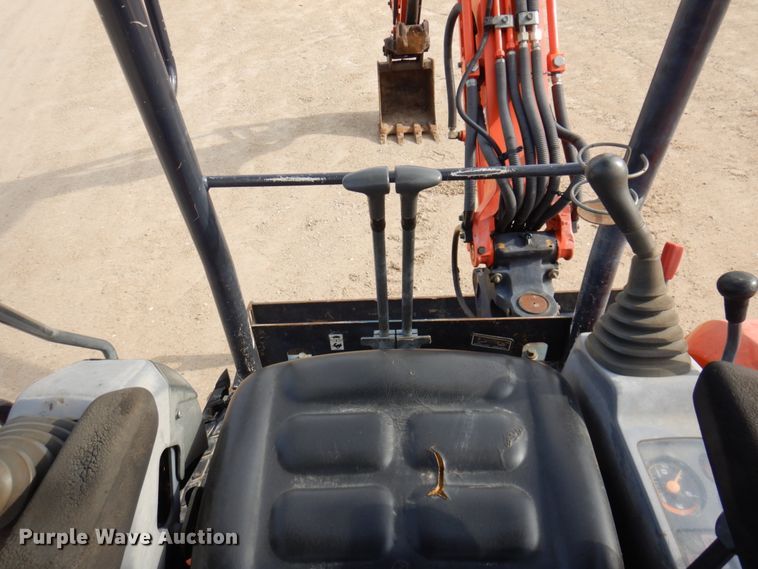 image for item DL3732 2003 Kubota U35  mini excavator