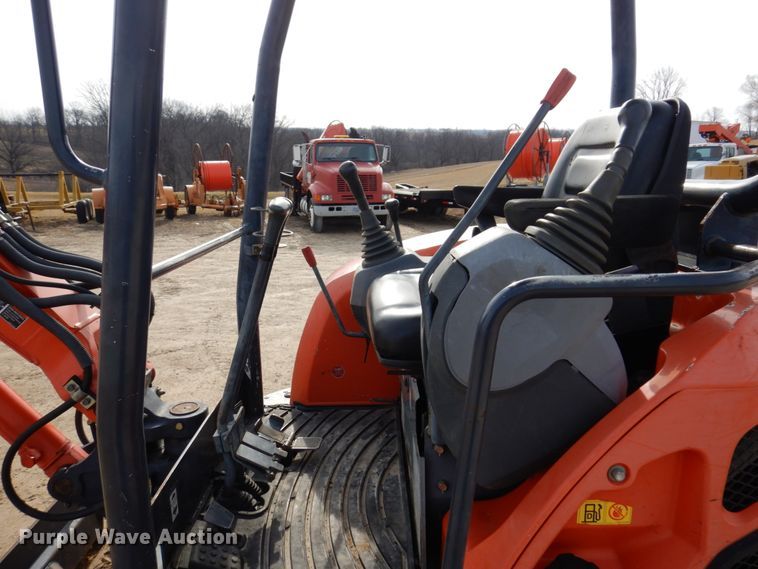 image for item DL3732 2003 Kubota U35  mini excavator