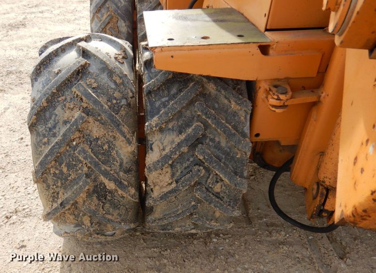 image for item DL3733 1980 Case Maxi Sneaker Series A  cable plow