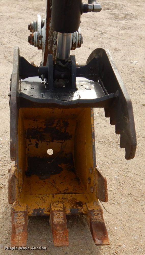 image for item DL3734 2014 Takeuchi TB216  mini excavator