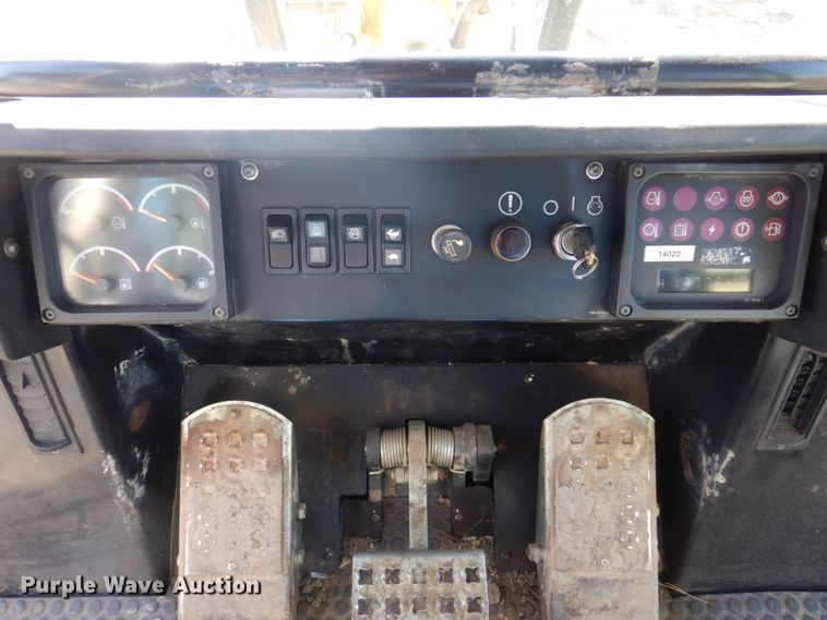 image for item DL3738 2002 Caterpillar 953C  track loader