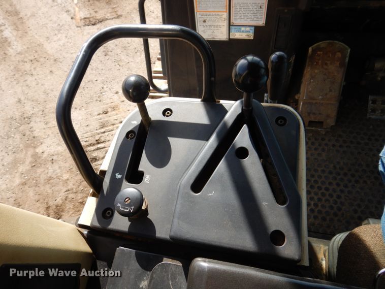 image for item DL3738 2002 Caterpillar 953C  track loader