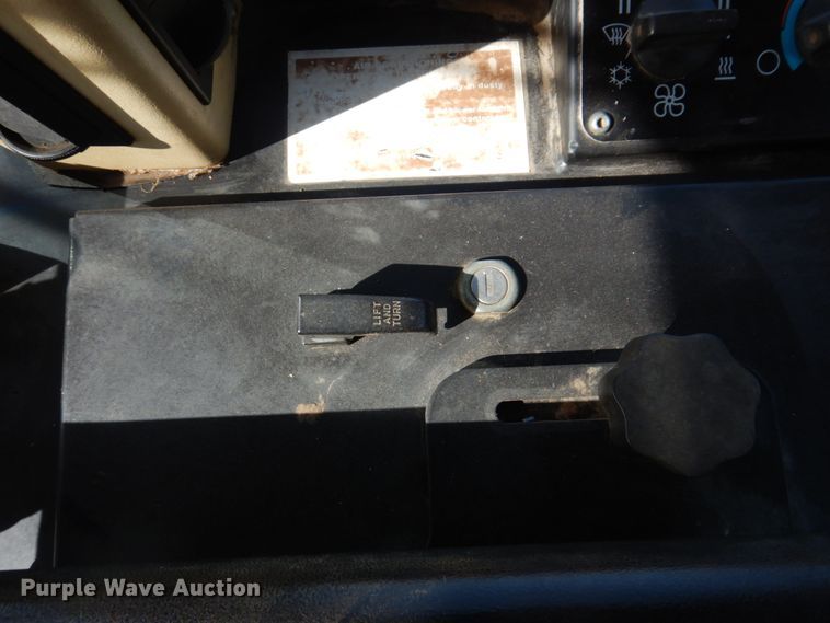 image for item DL3738 2002 Caterpillar 953C  track loader