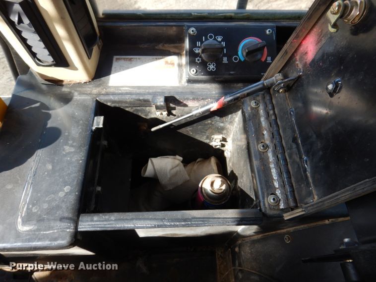 image for item DL3738 2002 Caterpillar 953C  track loader