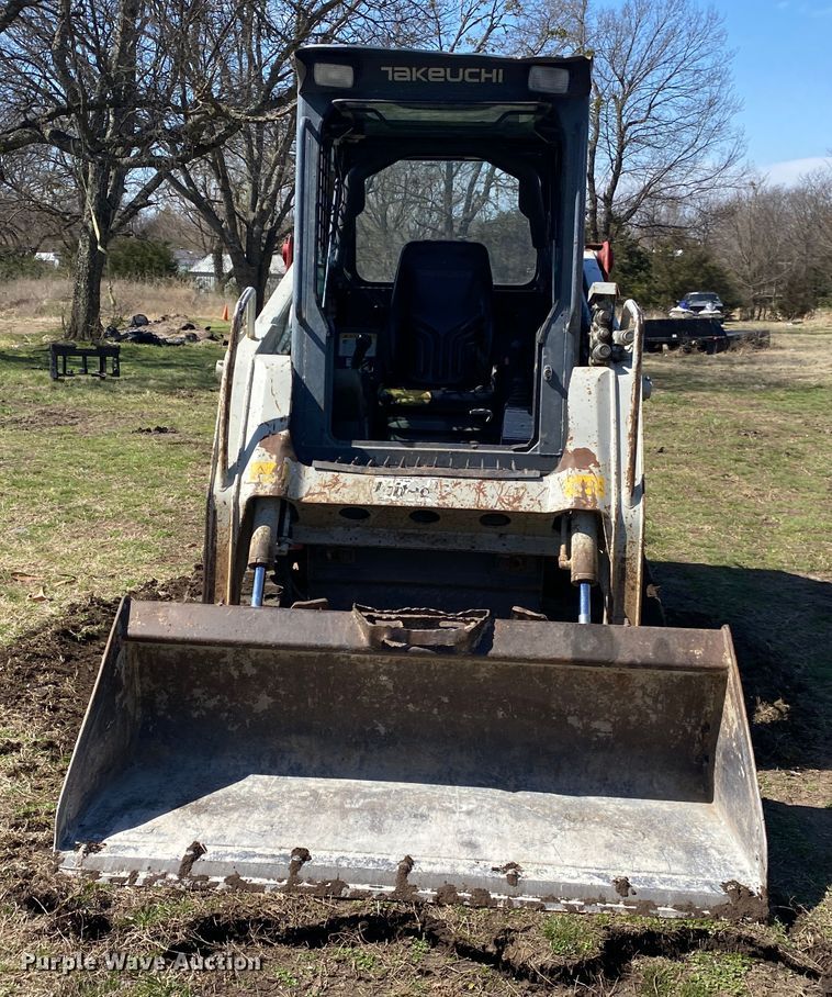 image for item DM4004 2013 Takeuchi TL230  tracked skid steer loader