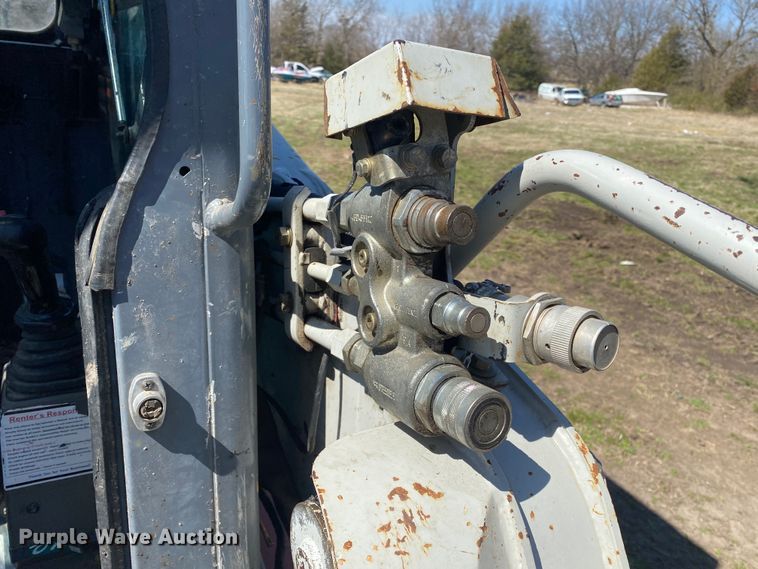 image for item DM4004 2013 Takeuchi TL230  tracked skid steer loader