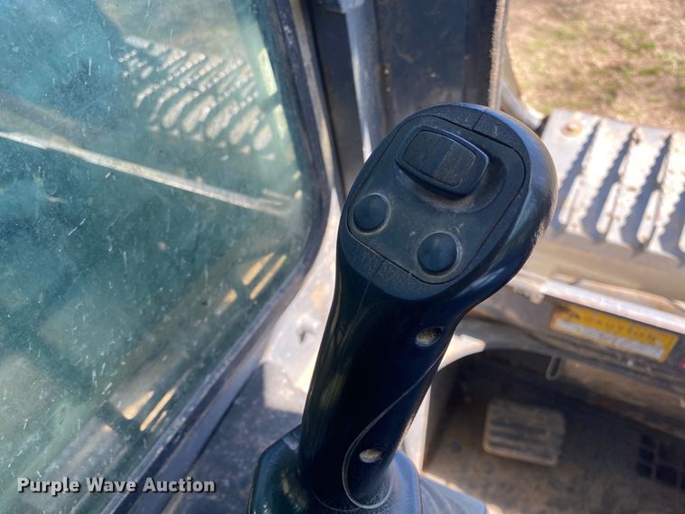 image for item DM4004 2013 Takeuchi TL230  tracked skid steer loader