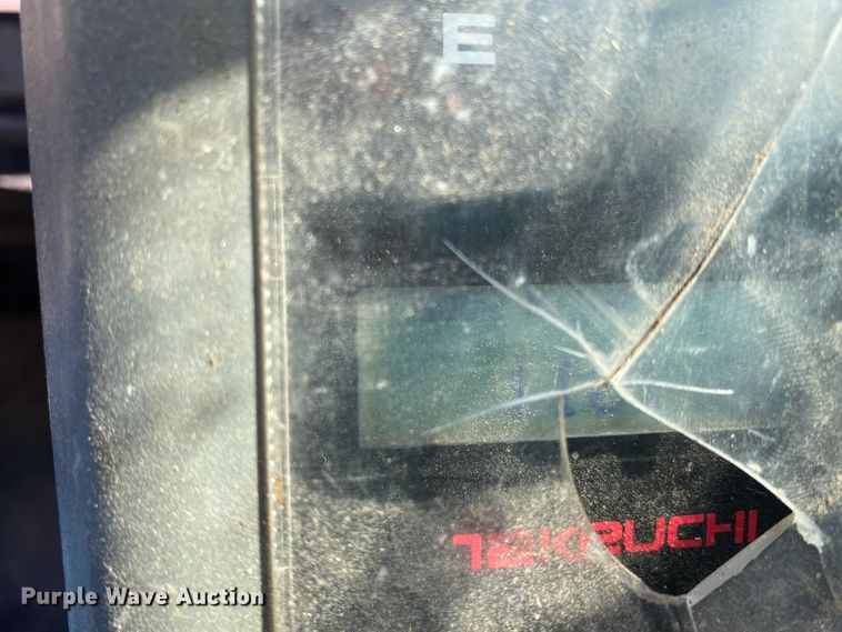 image for item DM4004 2013 Takeuchi TL230  tracked skid steer loader