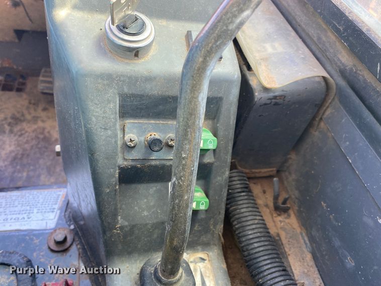 image for item DM4004 2013 Takeuchi TL230  tracked skid steer loader