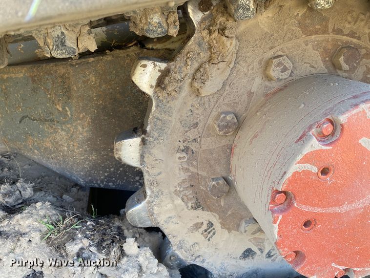 image for item DM4004 2013 Takeuchi TL230  tracked skid steer loader