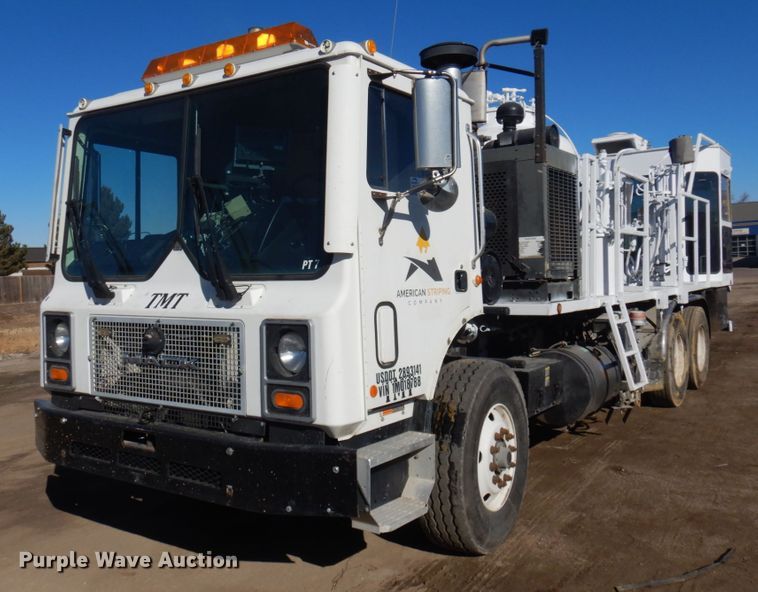 image for item DM5356 2001 Mack MR688S  paint striper truck