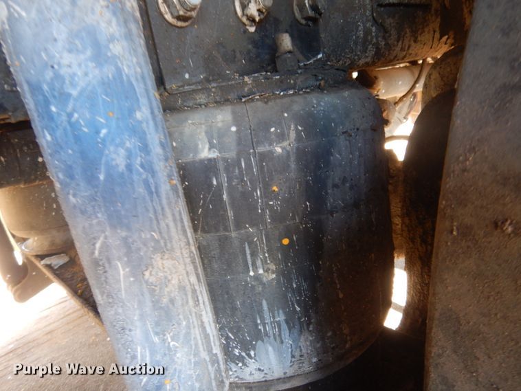 image for item DM5356 2001 Mack MR688S  paint striper truck