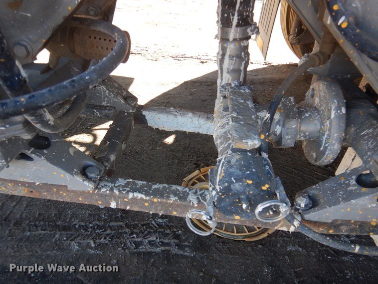 image for item DM5356 2001 Mack MR688S  paint striper truck