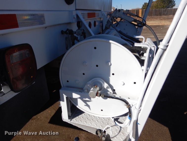 image for item DM5356 2001 Mack MR688S  paint striper truck