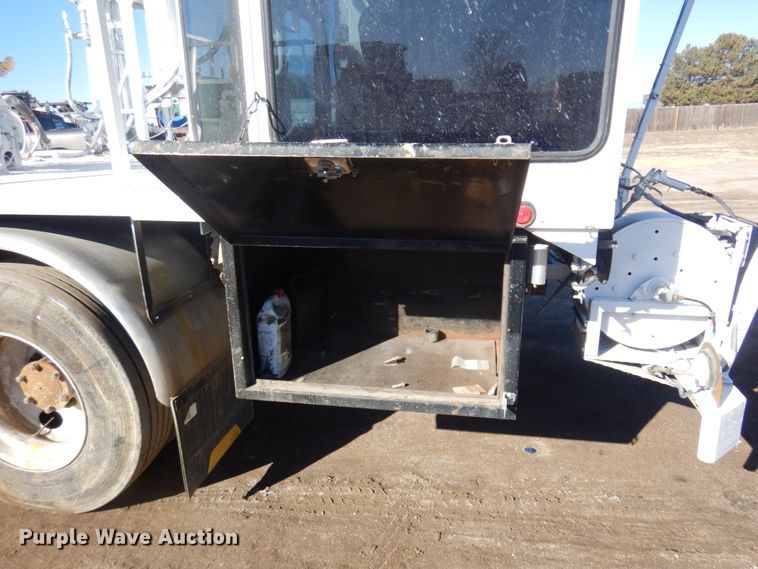 image for item DM5356 2001 Mack MR688S  paint striper truck