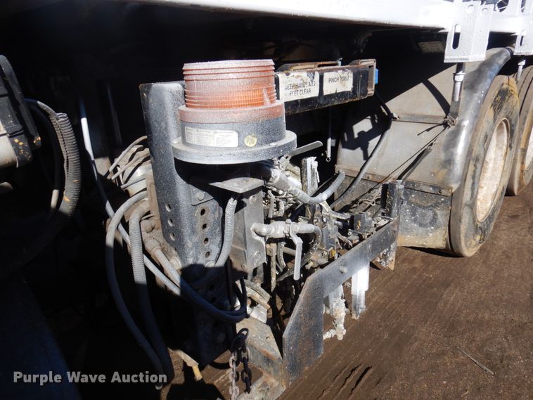 image for item DM5356 2001 Mack MR688S  paint striper truck