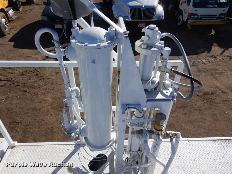 image for item DM5356 2001 Mack MR688S  paint striper truck