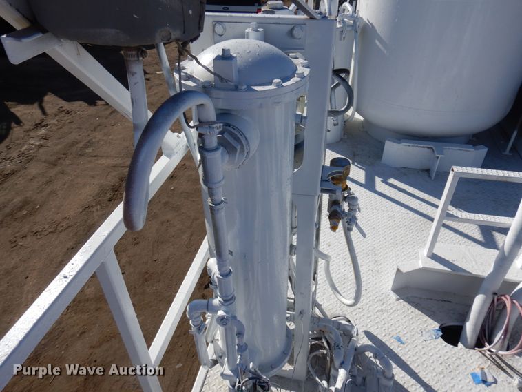 image for item DM5356 2001 Mack MR688S  paint striper truck