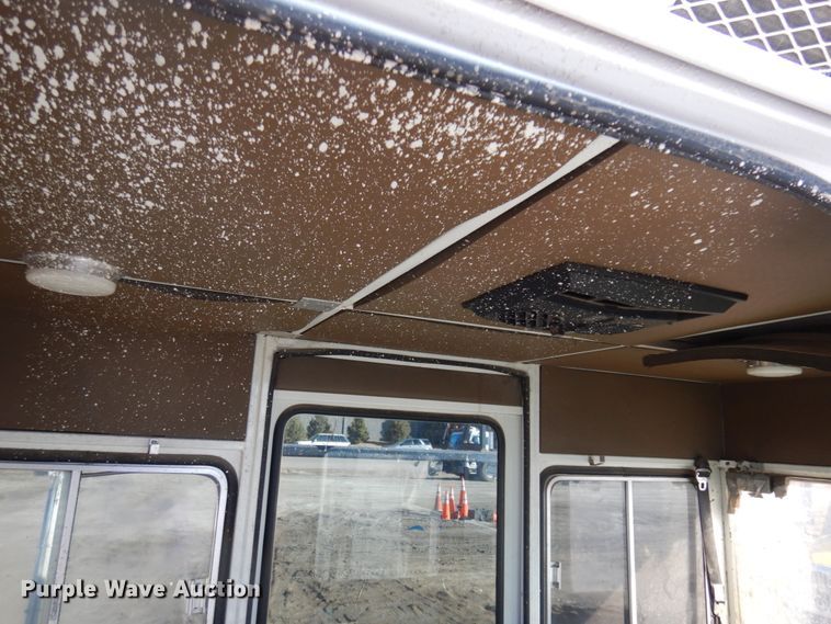 image for item DM5356 2001 Mack MR688S  paint striper truck