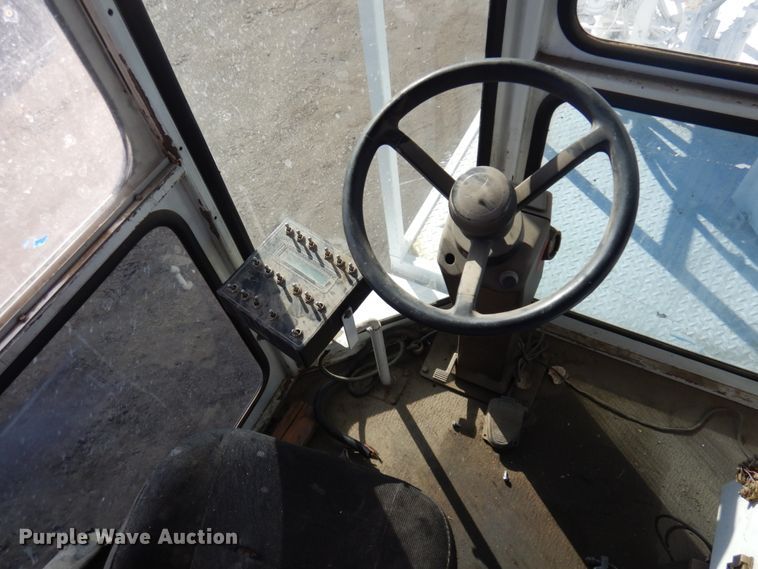 image for item DM5356 2001 Mack MR688S  paint striper truck