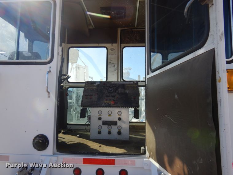 image for item DM5356 2001 Mack MR688S  paint striper truck