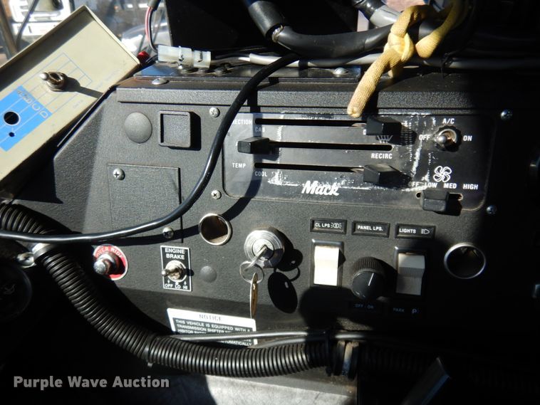 image for item DM5356 2001 Mack MR688S  paint striper truck