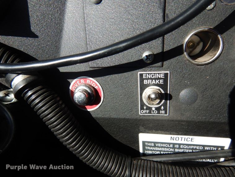 image for item DM5356 2001 Mack MR688S  paint striper truck