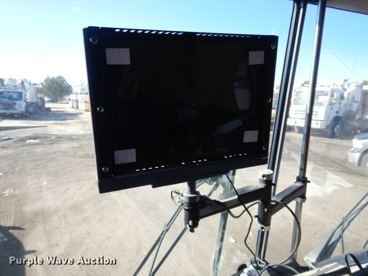 image for item DM5356 2001 Mack MR688S  paint striper truck