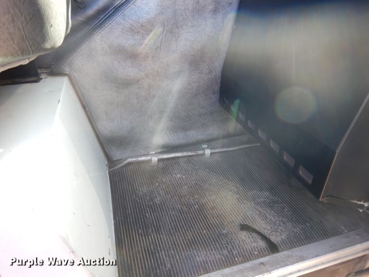 image for item DM5356 2001 Mack MR688S  paint striper truck