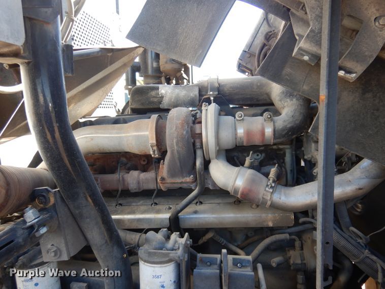 image for item DM5356 2001 Mack MR688S  paint striper truck