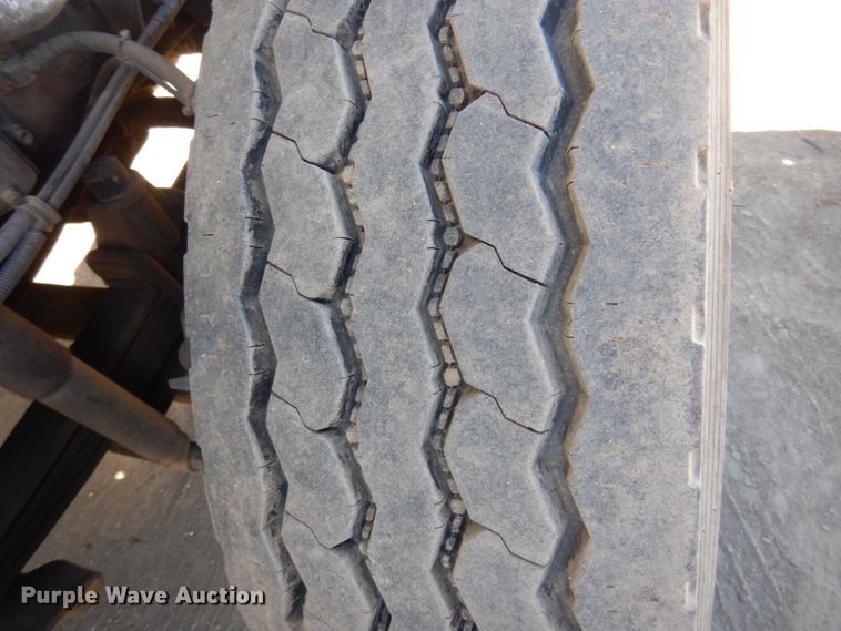 image for item DM5356 2001 Mack MR688S  paint striper truck