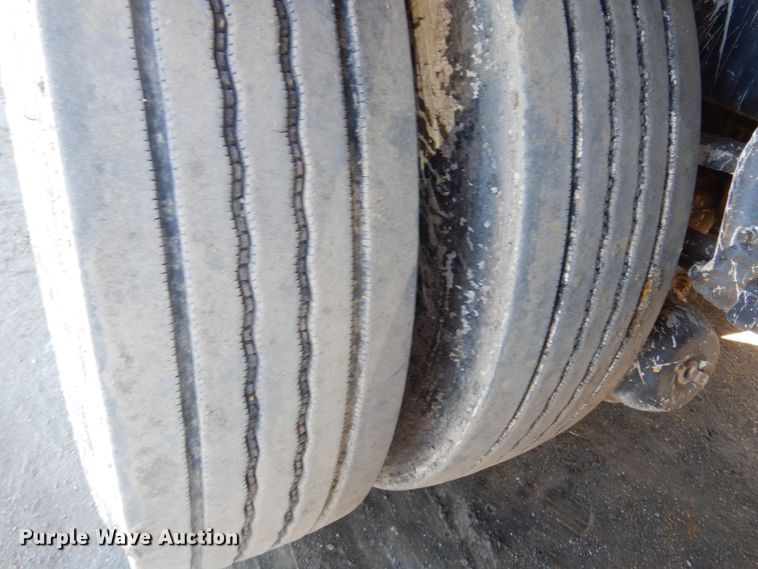 image for item DM5356 2001 Mack MR688S  paint striper truck