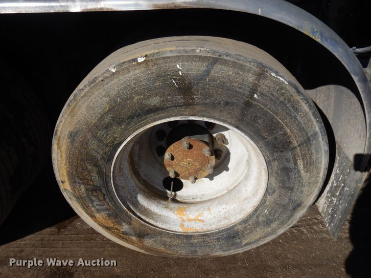 image for item DM5356 2001 Mack MR688S  paint striper truck