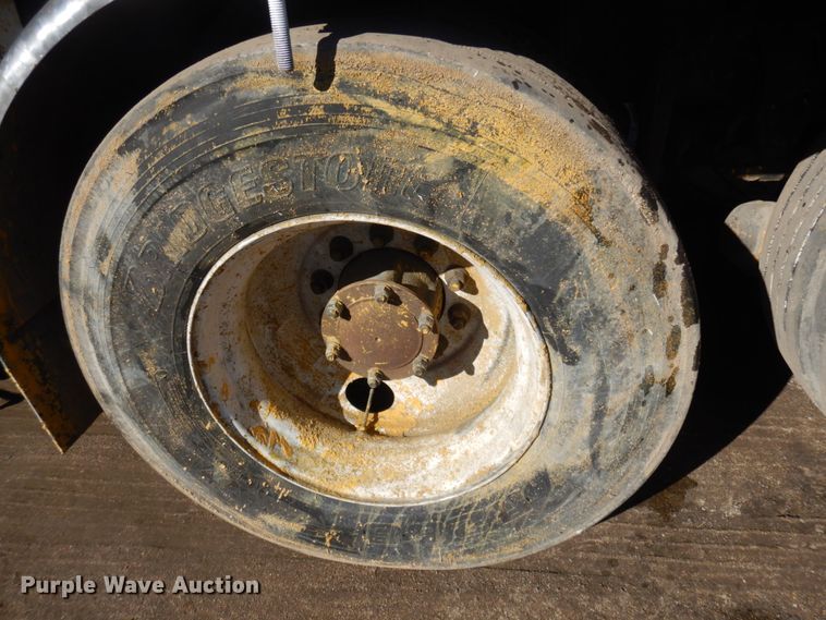 image for item DM5356 2001 Mack MR688S  paint striper truck