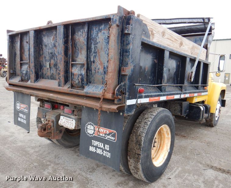 image for item DM6001 1993 Ford F700  dump truck
