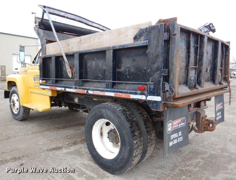 image for item DM6001 1993 Ford F700  dump truck