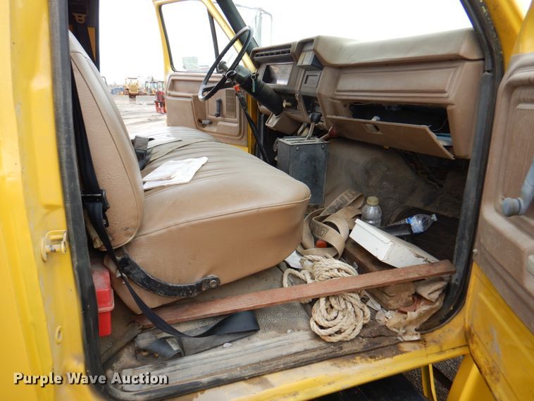 image for item DM6001 1993 Ford F700  dump truck